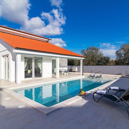 Villa Casablanca - Pula Buitenkant foto